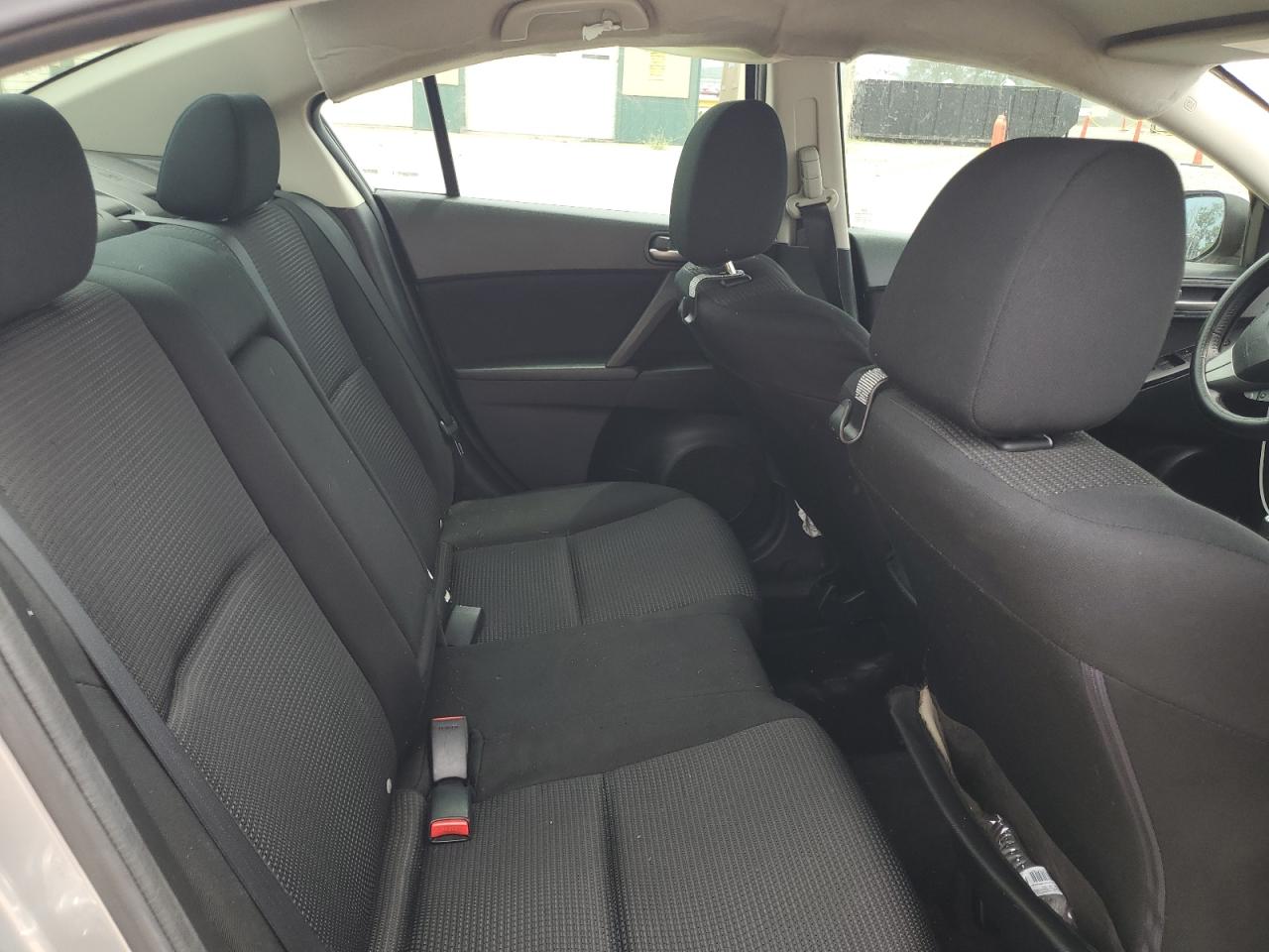 2013 Mazda 3 - Image 10