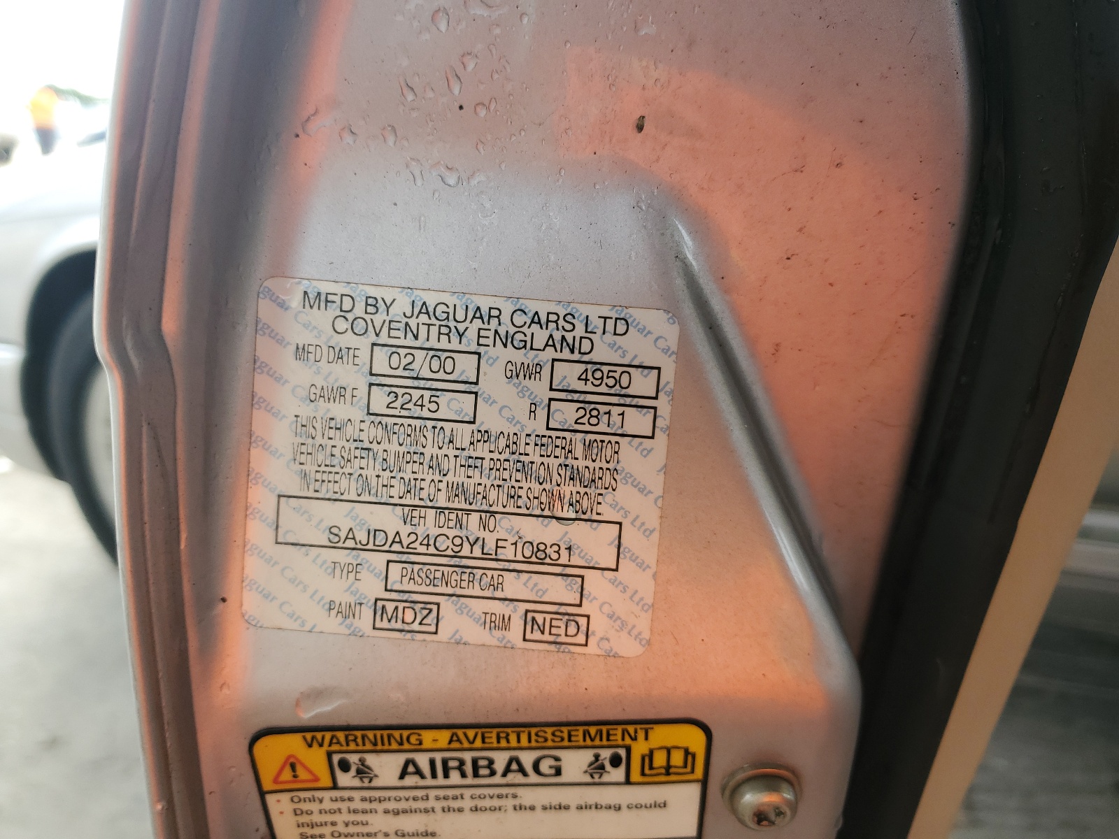 SAJDA24C9YLF10831 2000 Jaguar Vandenplas