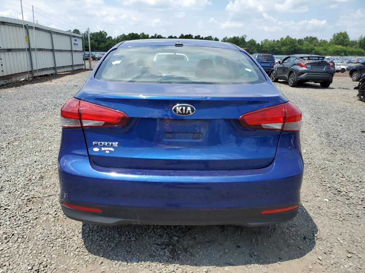 3KPFK4A73JE222211 2018 Kia Forte Lx