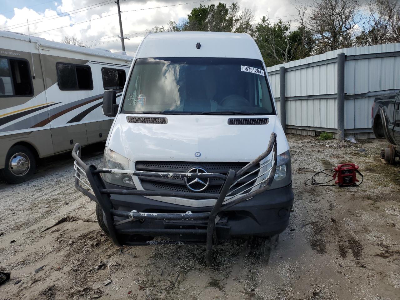 VIN WD3PE8DC4FP113558 2015 MERCEDES-BENZ SPRINTER no.5