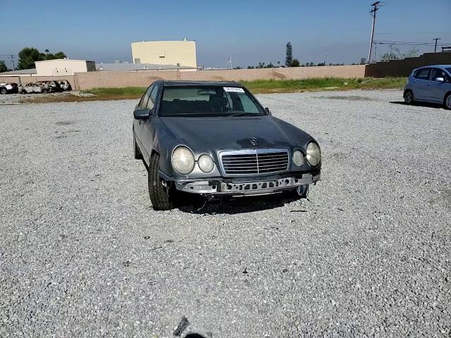 1998 Mercedes-Benz E 320 VIN: WDBJF65F4WA702536 Lot: 58181444