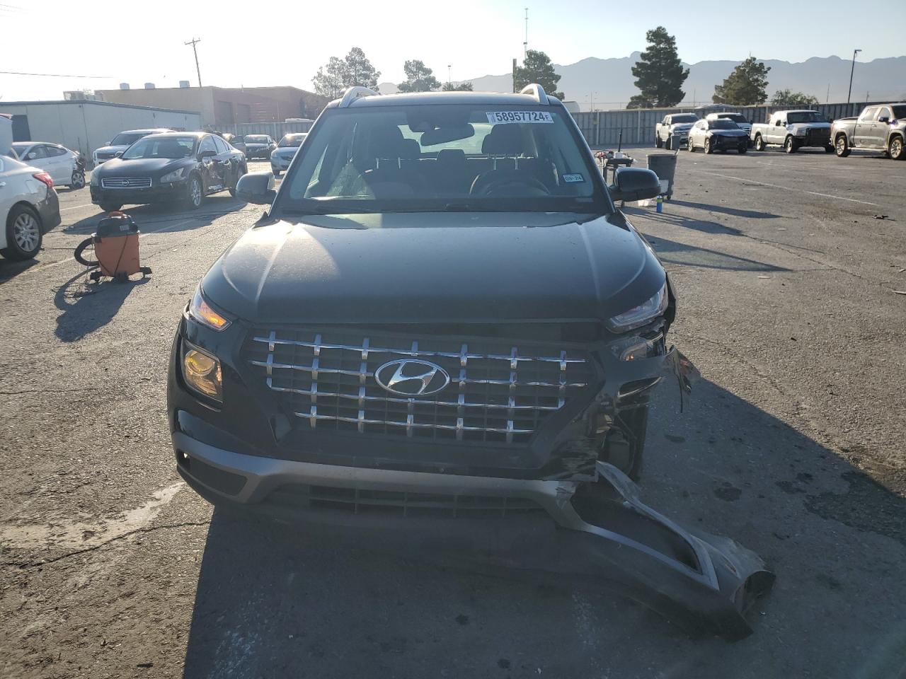 2022 Hyundai Venue Sel VIN: KMHRC8A3XNU197664 Lot: 58957724