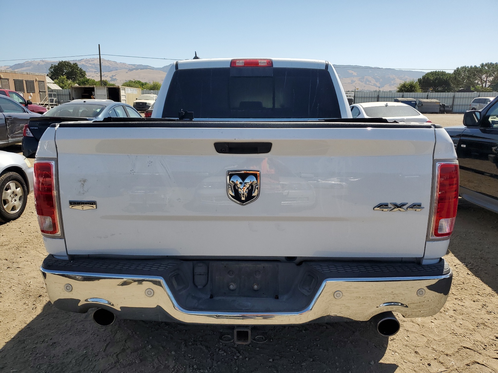 1C6RR7NM2JS356884 2018 Ram 1500 Laramie