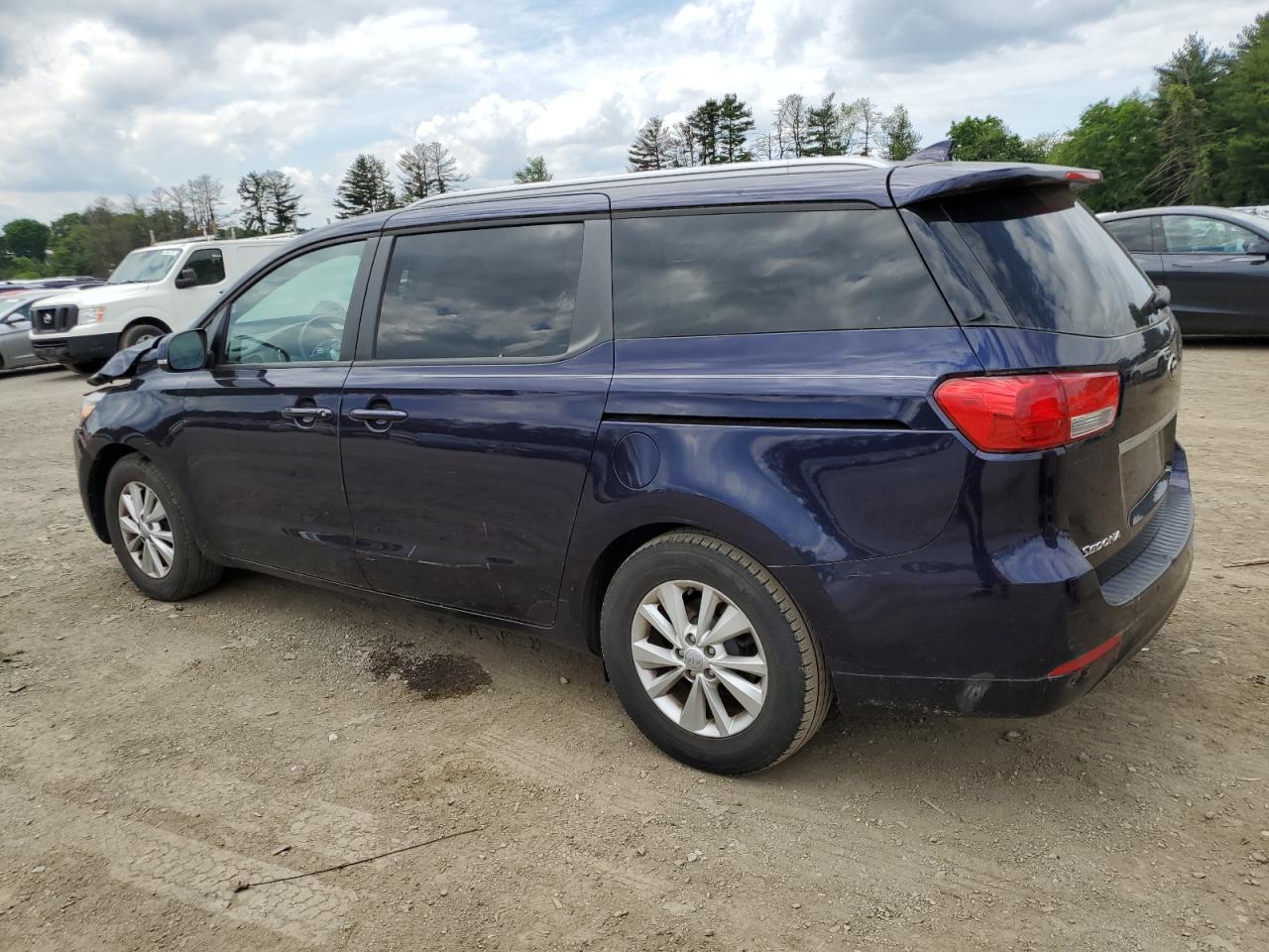 KNDMB5C18J6350438 2018 KIA SEDONA - Image 2