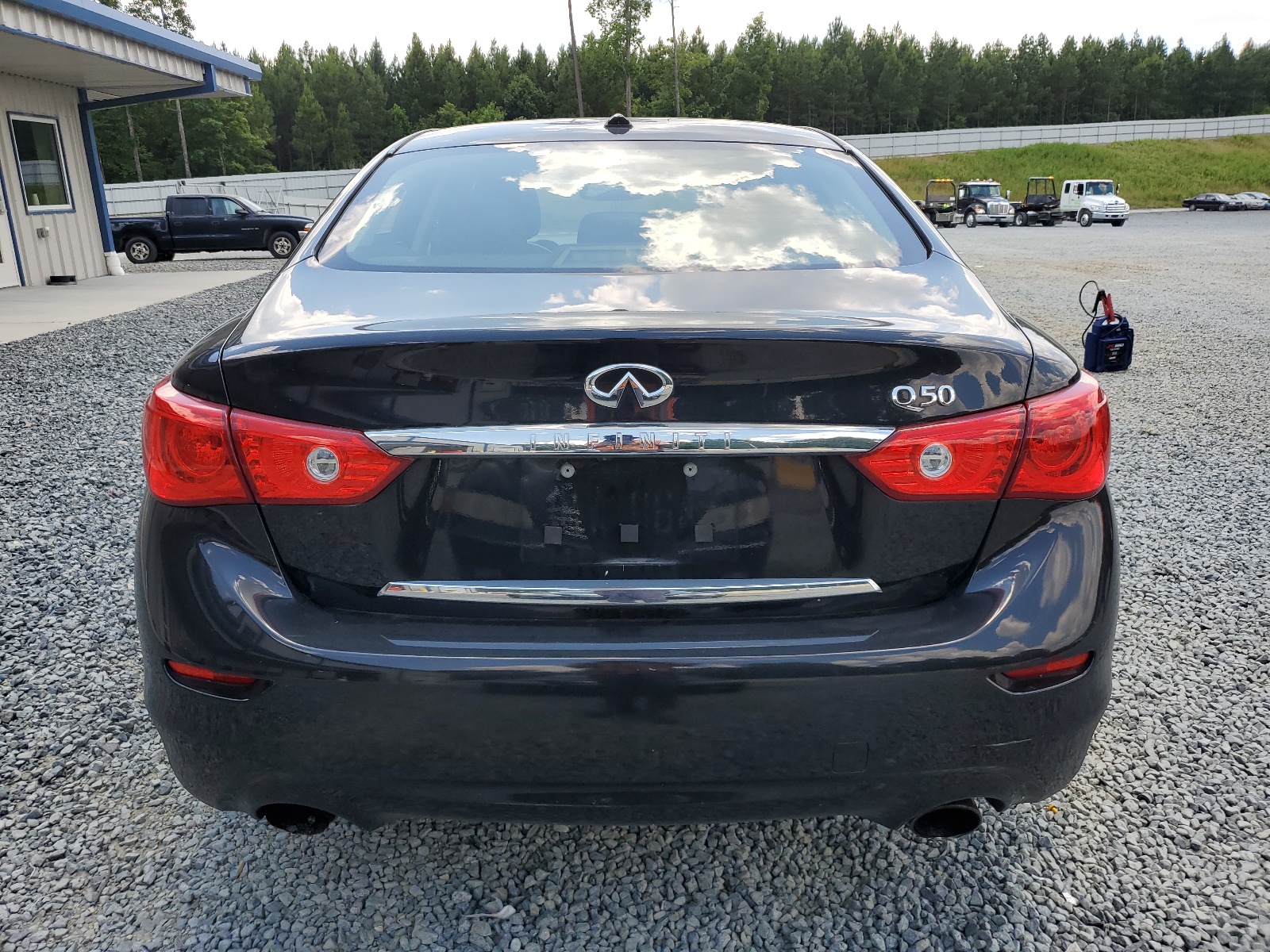 2017 Infiniti Q50 Premium vin: JN1EV7AP1HM742376