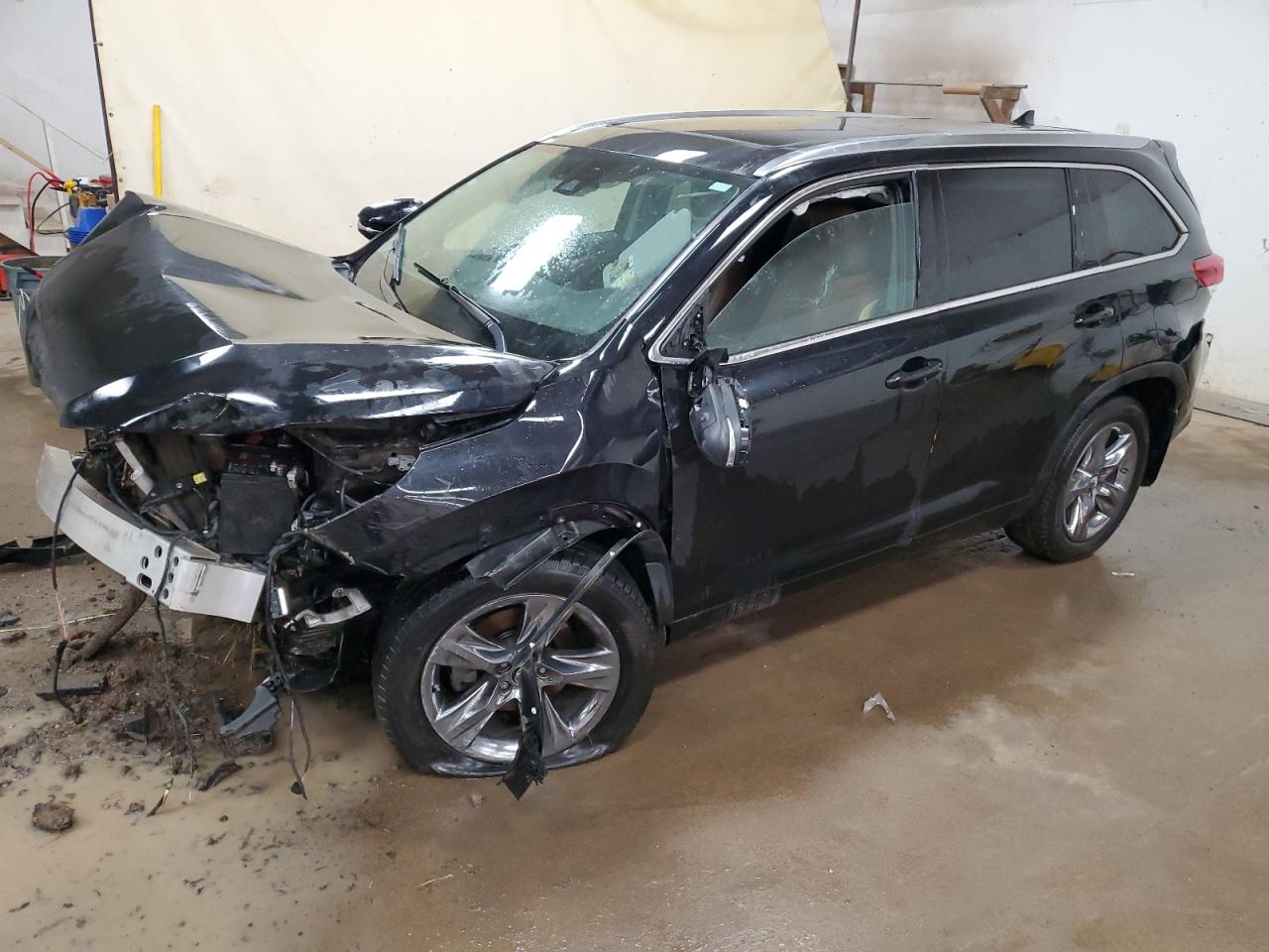 2019 Toyota Highlander - Image 1