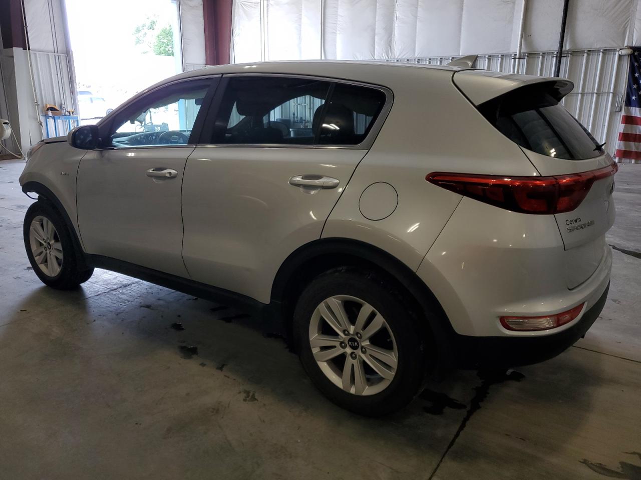 VIN KNDPMCAC7H7095687 2017 KIA SPORTAGE no.2