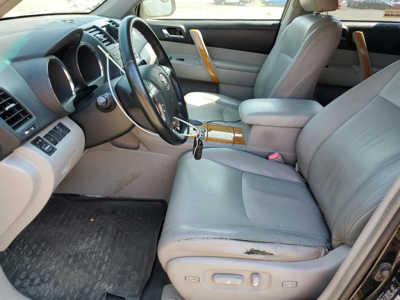 2010 Toyota Highlander - Image 7