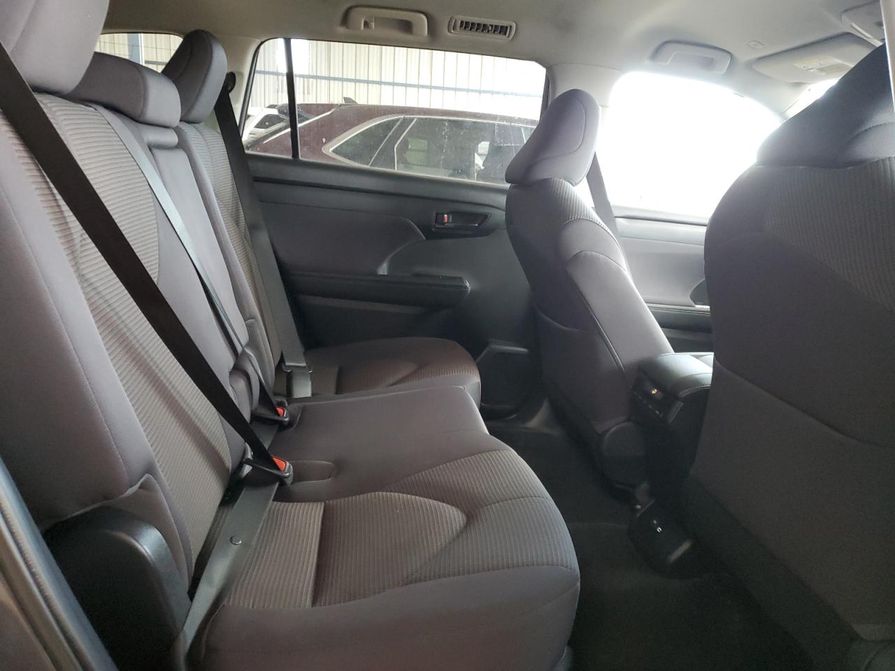 2023 Toyota Highlander L VIN: 5TDKDRBH1PS032693 Lot: 58493674