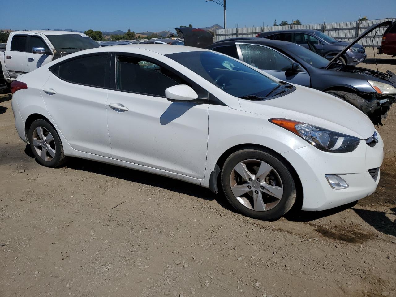 2013 Hyundai Elantra - Image 4