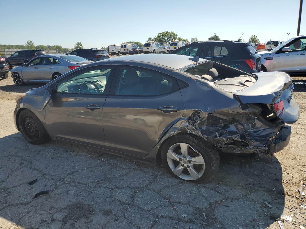 2011 Hyundai Elantra - Image 2