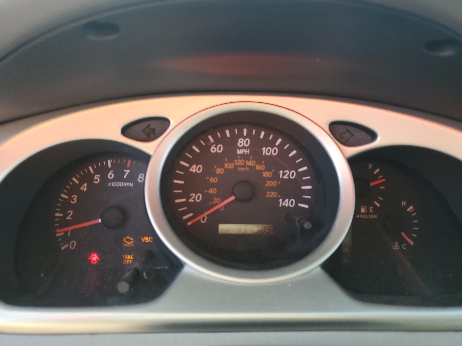 JTEGD21A050113228 2005 Toyota Highlander