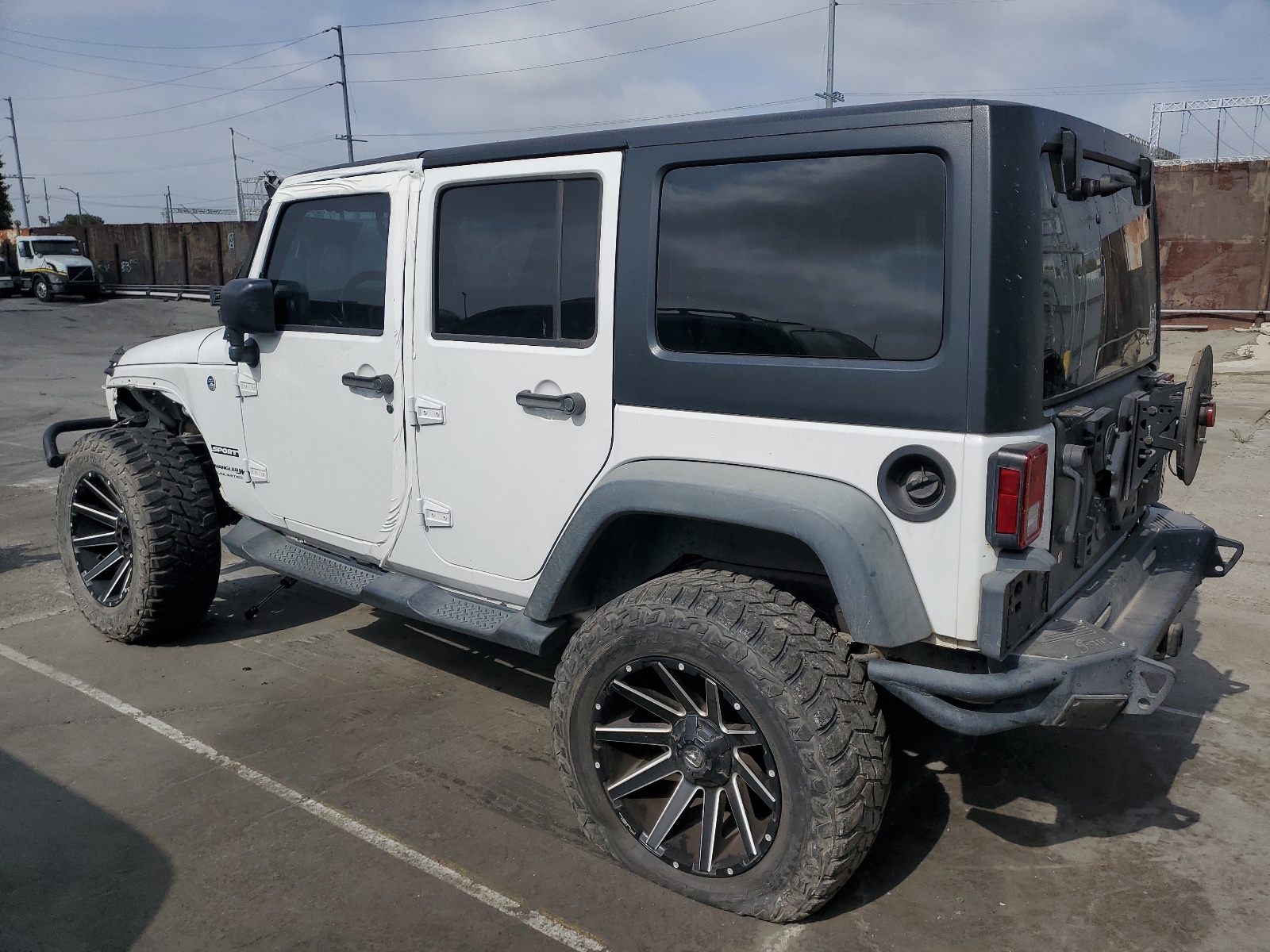 2018 Jeep Wrangler Unlimited Sport vin: 1C4BJWDG3JL838894