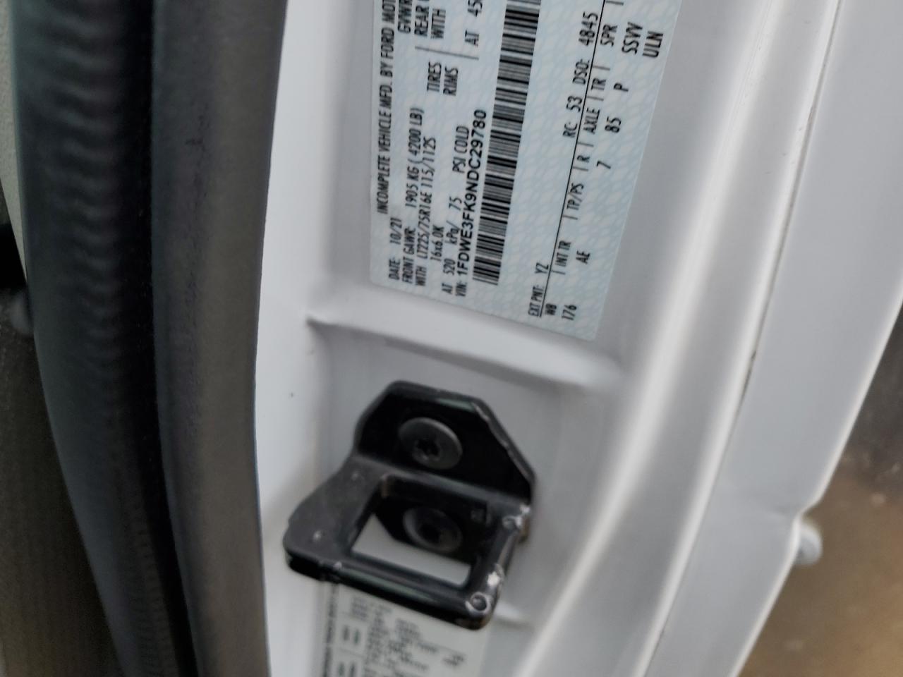 2022 Ford Econoline E350 Super Duty Cutaway Van VIN: 1FDWE3FK9NDC29780 Lot: 57814124