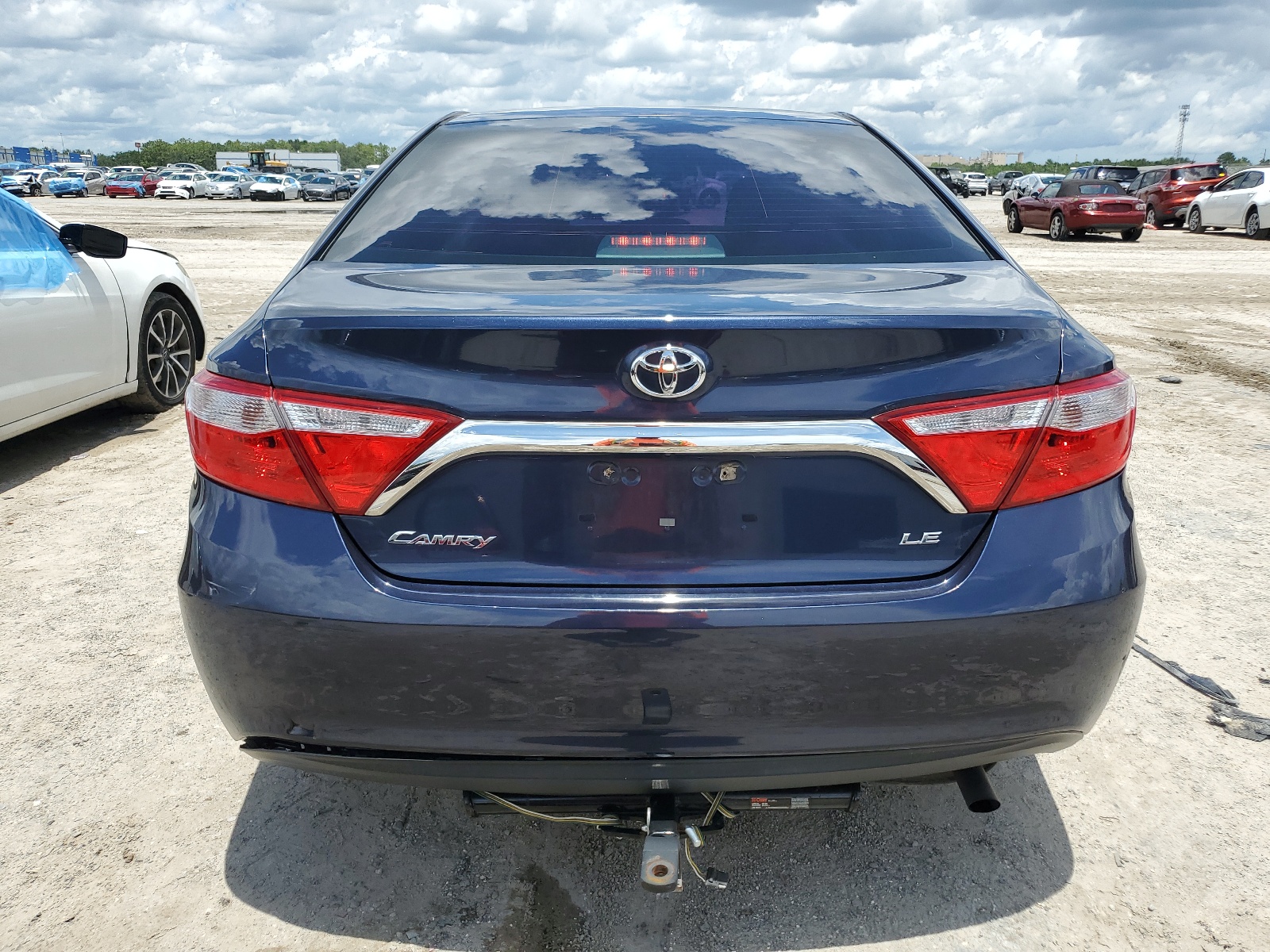 2016 Toyota Camry Le vin: 4T4BF1FK5GR573986