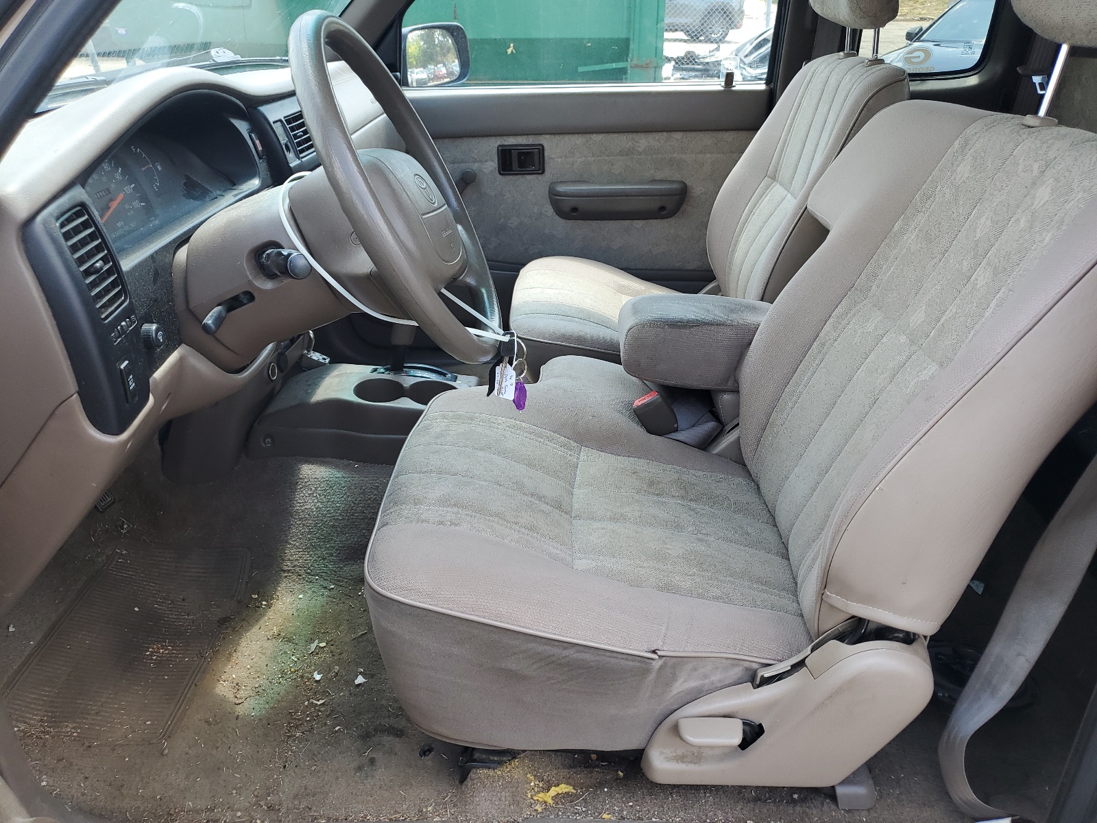 4TASM92N4YZ681888 2000 Toyota Tacoma Xtracab Prerunner