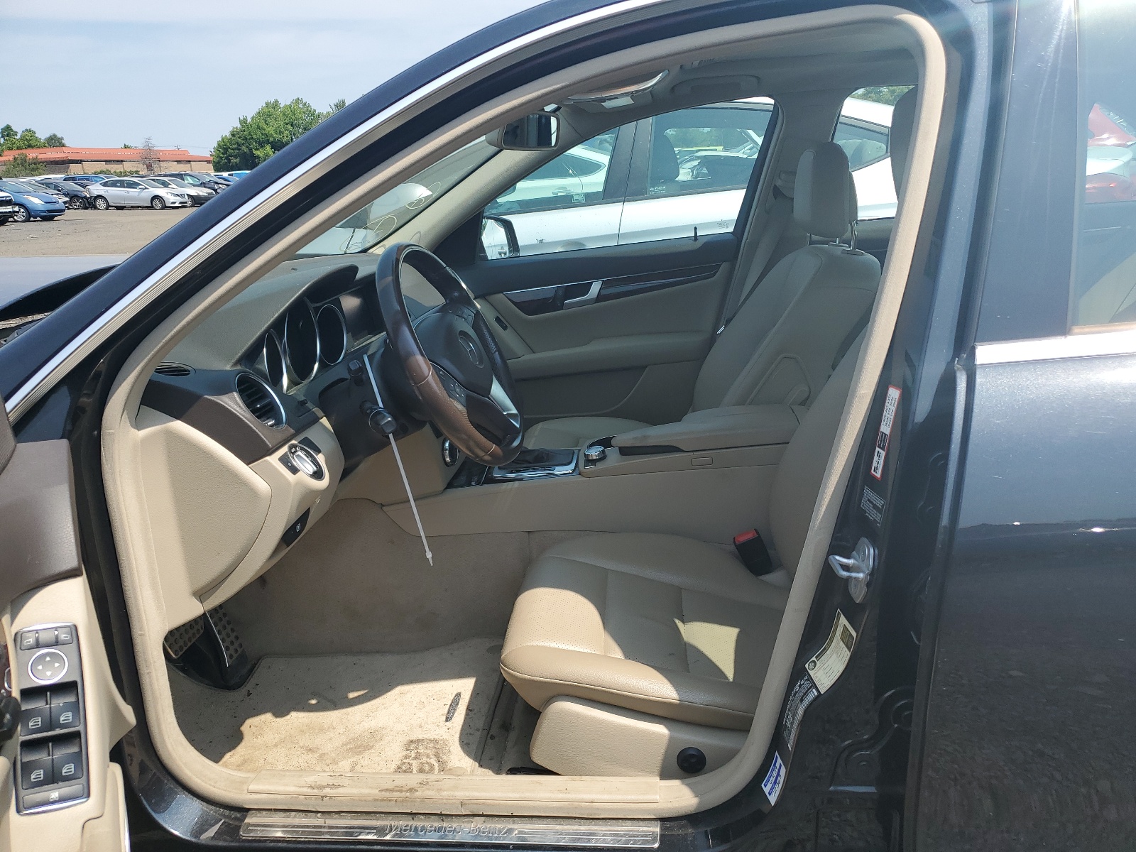 WDDGF8BB3CA689952 2012 Mercedes-Benz C 300 4Matic