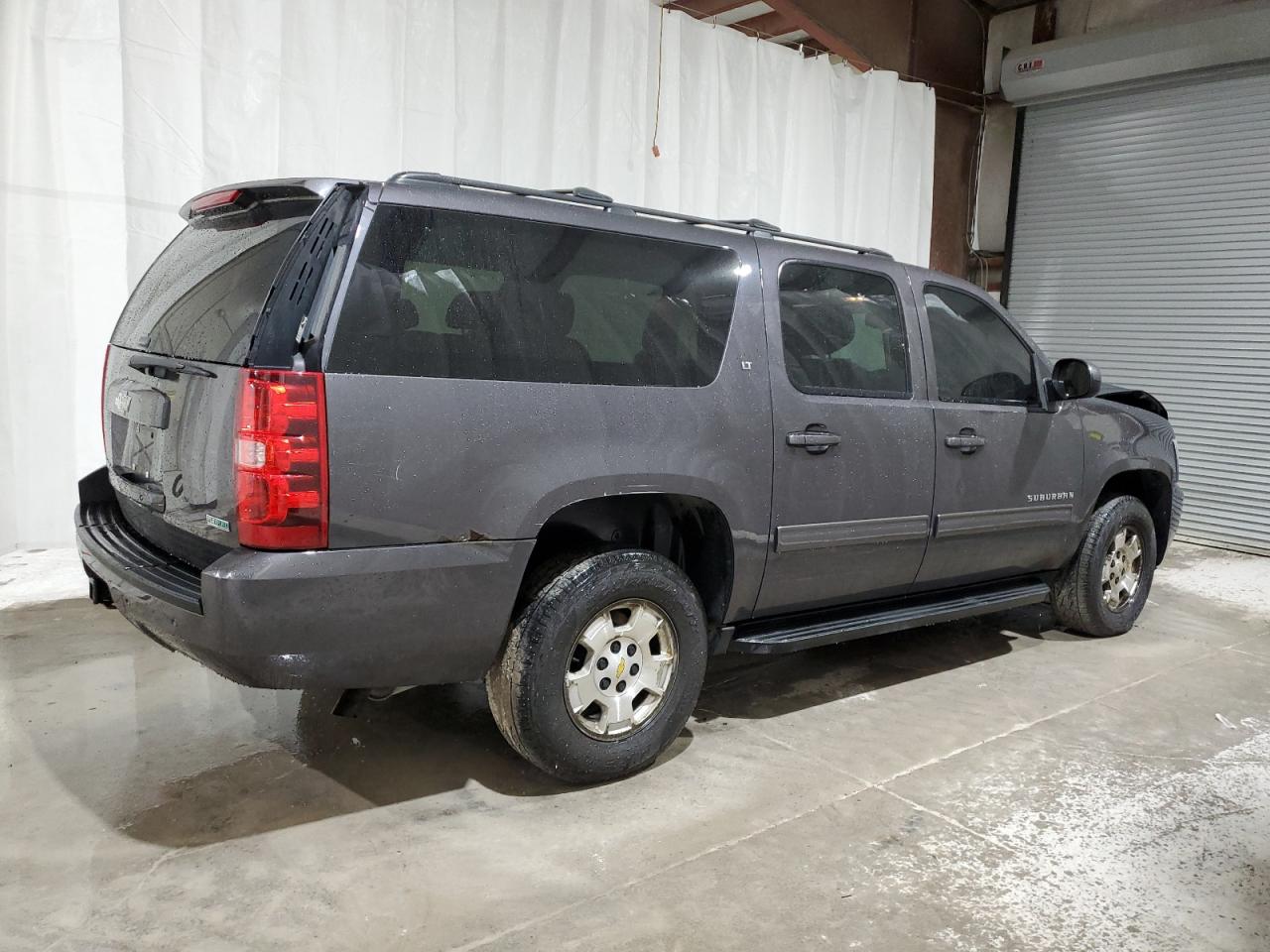 2011 Chevrolet Suburban - Image 3