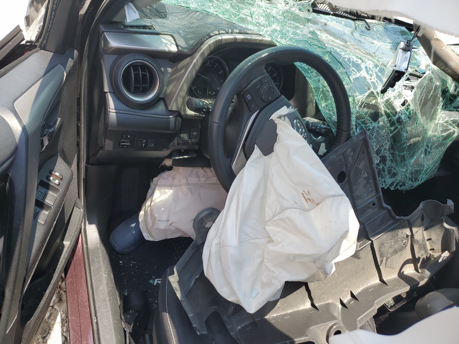 2T3WFREV8JW464636 2018 Toyota Rav4 Adventure