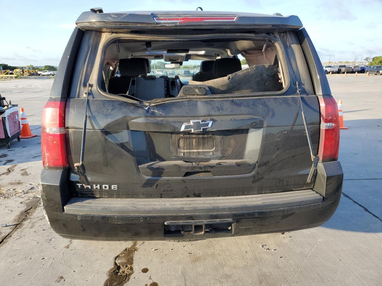 2018 Chevrolet Tahoe K1500 Lt VIN: 1GNSKBKC2JR197523 Lot: 60892324