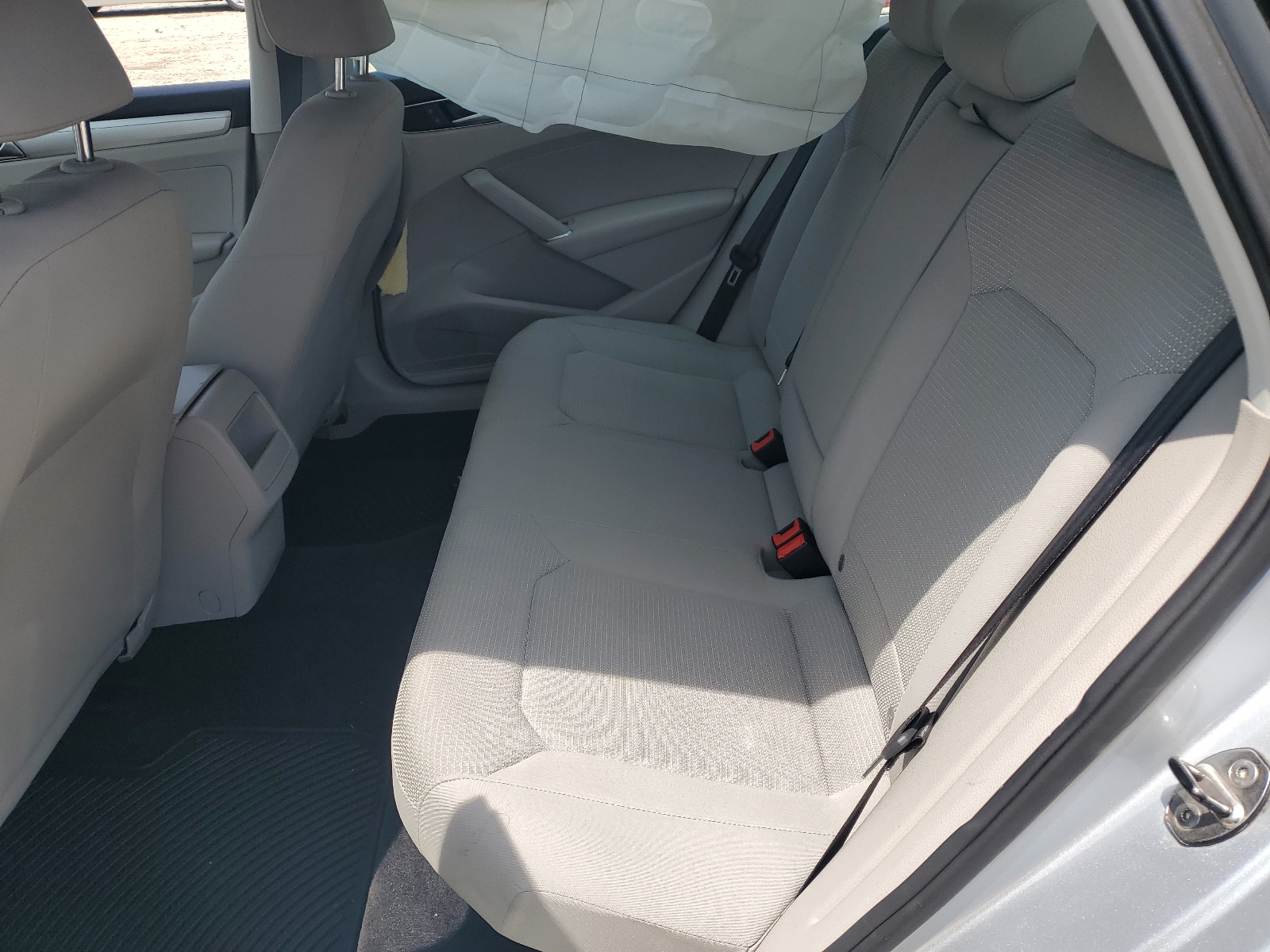 1VWAT7A39HC059133 2017 Volkswagen Passat S