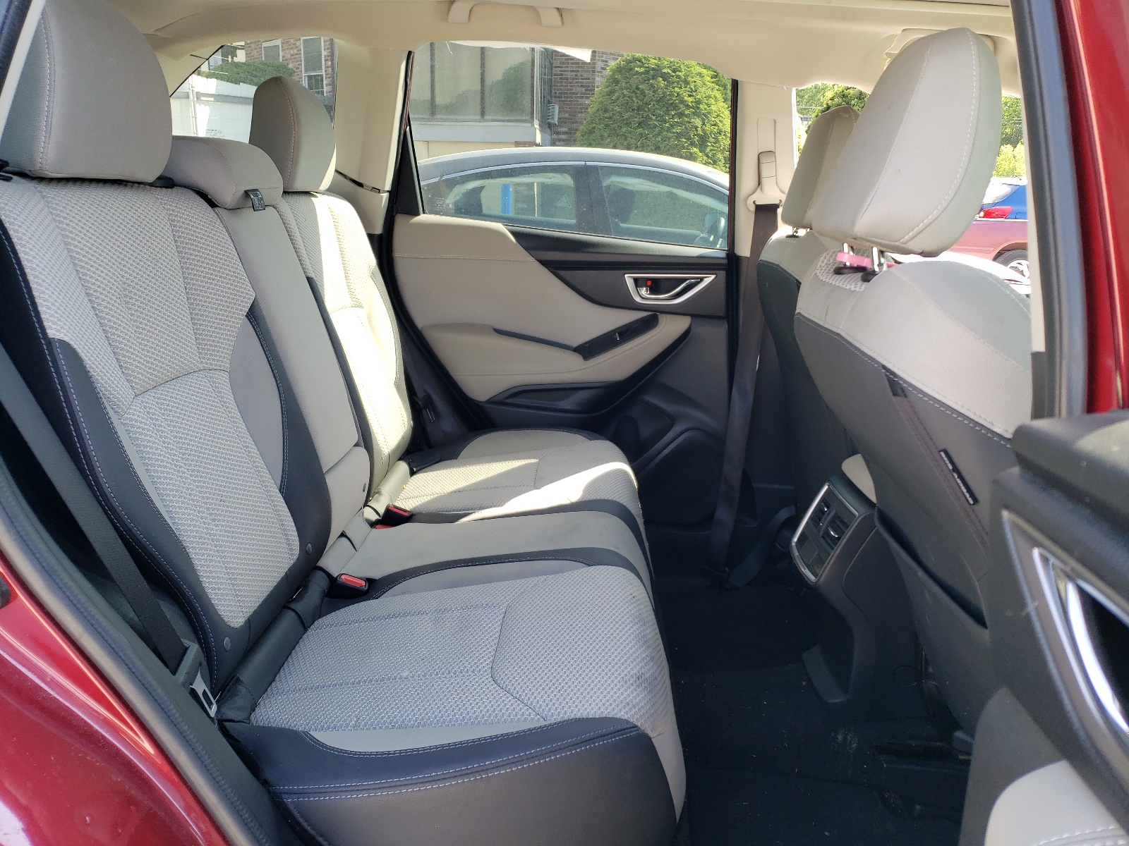 JF2SKAEC4KH418644 2019 Subaru Forester Premium