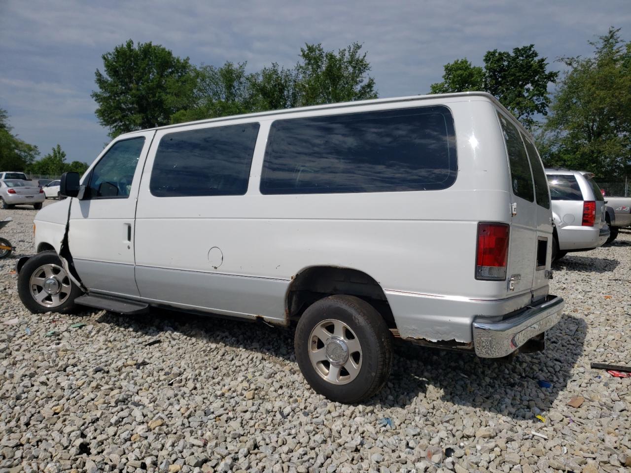 2006 Ford Econoline - Image 2