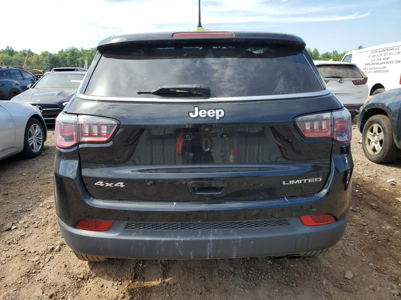 2018 Jeep Compass Limited VIN: 3C4NJDCB5JT100946 Lot: 58739254