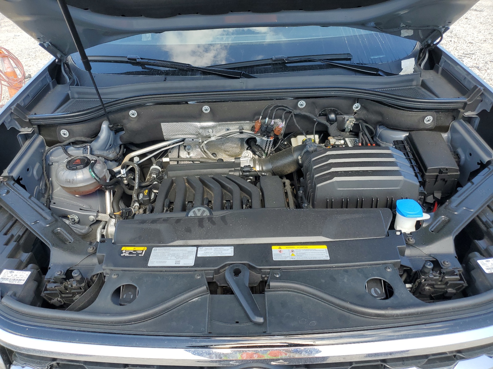 1V2FE2CA4PC215352 2023 Volkswagen Atlas Cross Sport Sel Premium R-Line