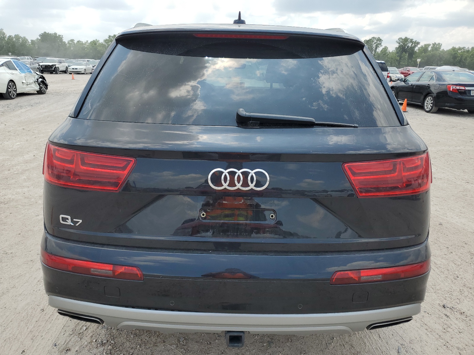 WA1VAAF75KD010073 2019 Audi Q7 Prestige
