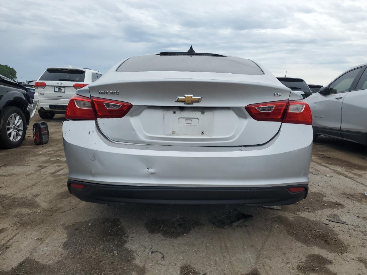 2016 Chevrolet Malibu - Image 6