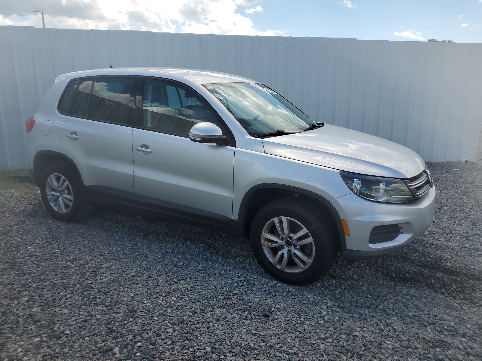 2012 Volkswagen Tiguan S vin: WVGAV7AX4CW589688