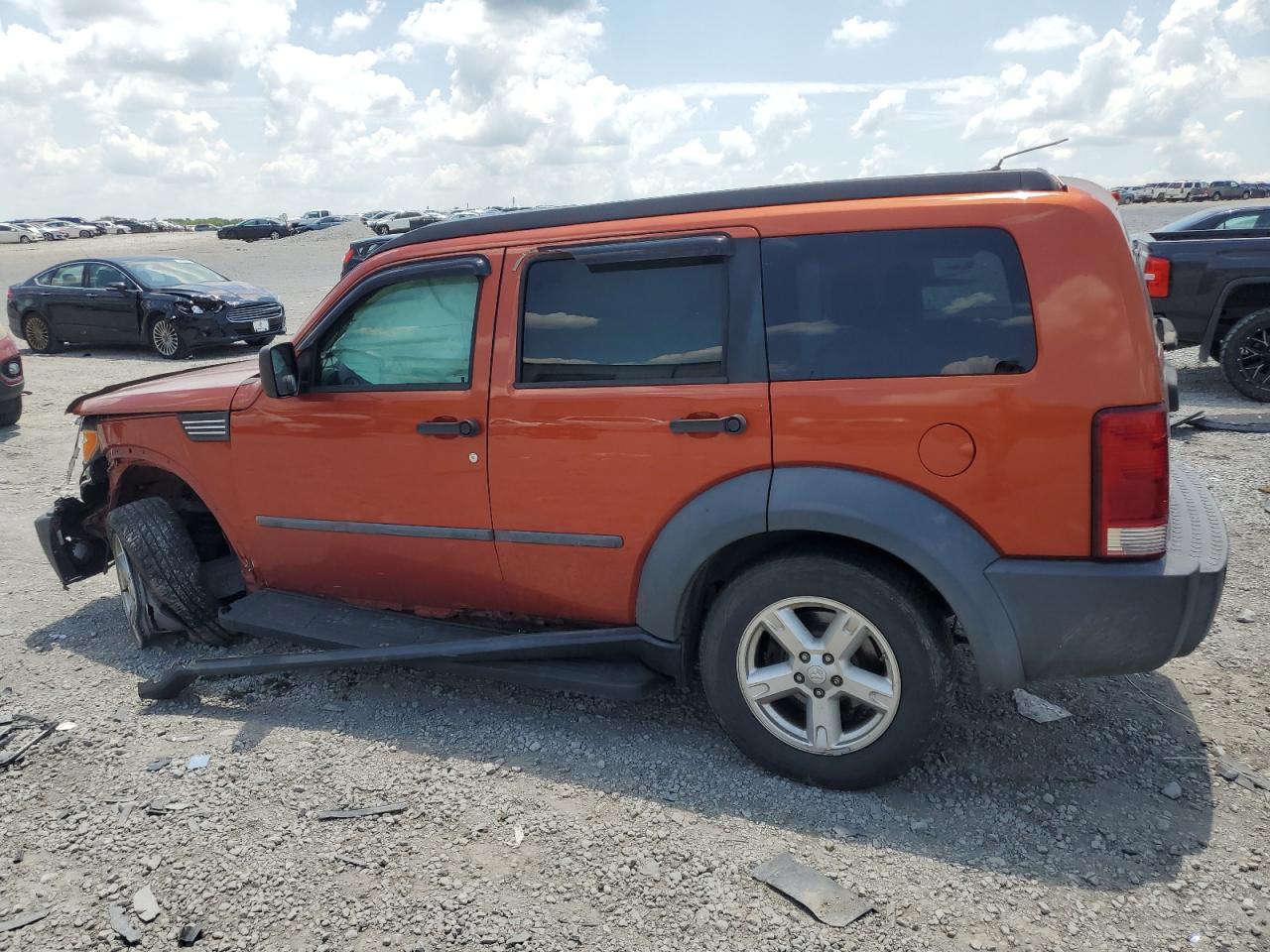 2007 Dodge Nitro - Image 2