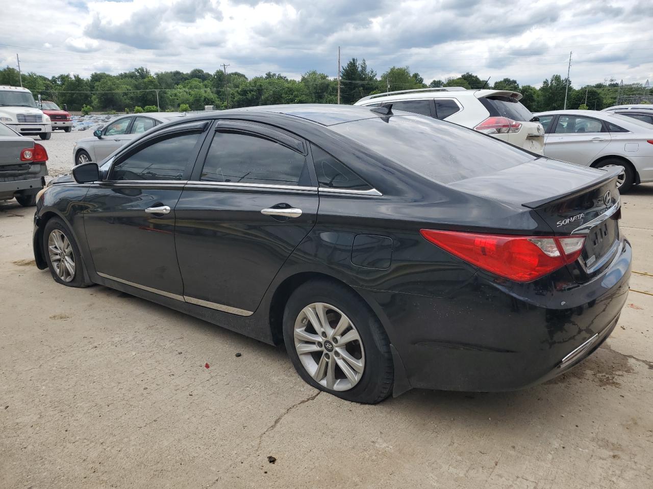2013 Hyundai Sonata - Image 2
