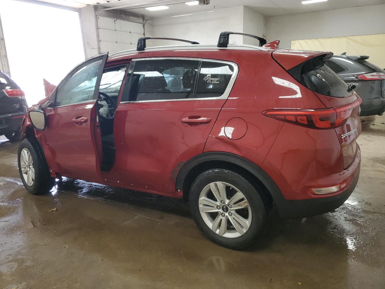 KNDPM3ACXJ7421696 2018 KIA SPORTAGE - Image 2