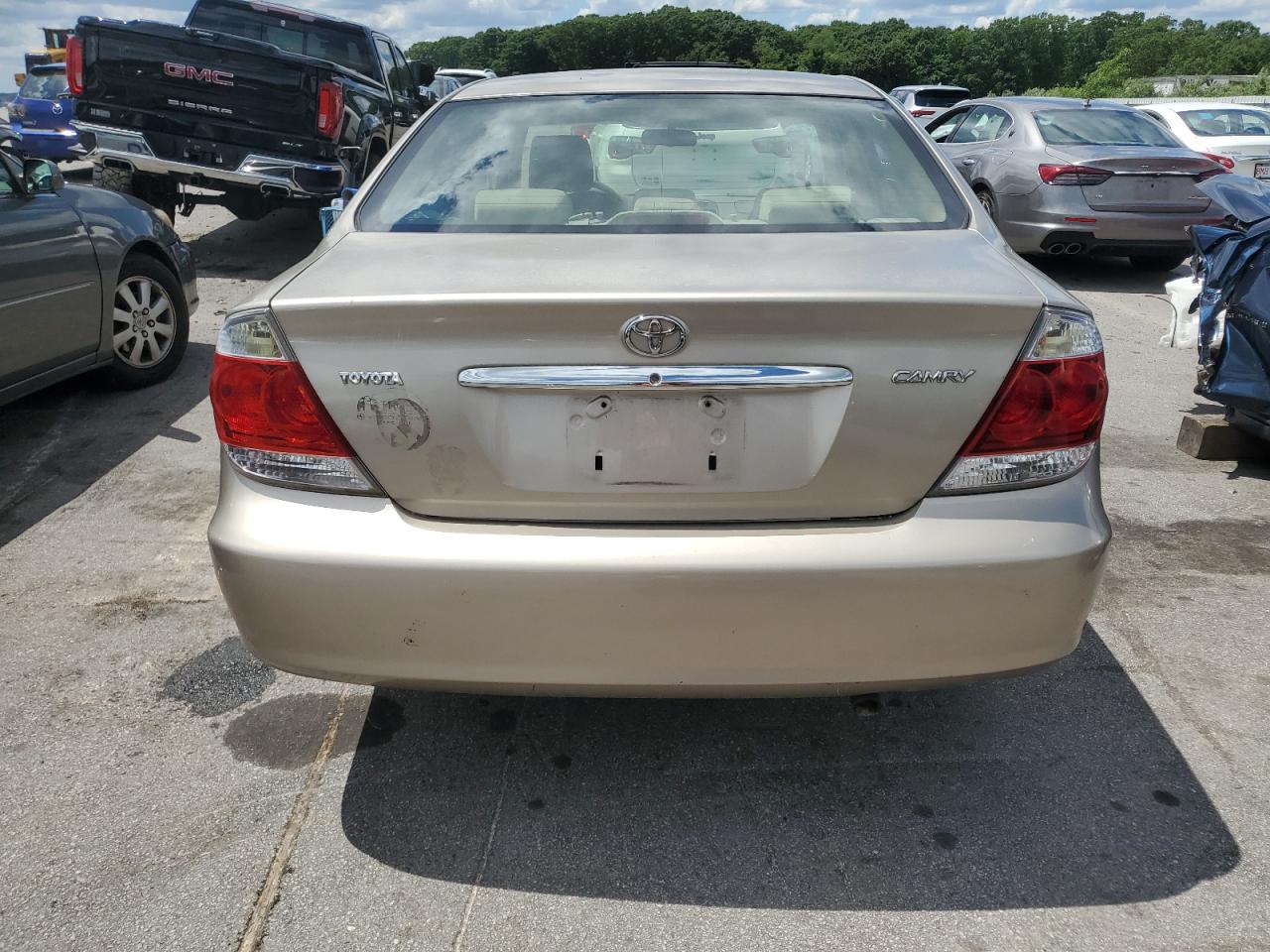 JTDBE32K563050409 2006 Toyota Camry Le