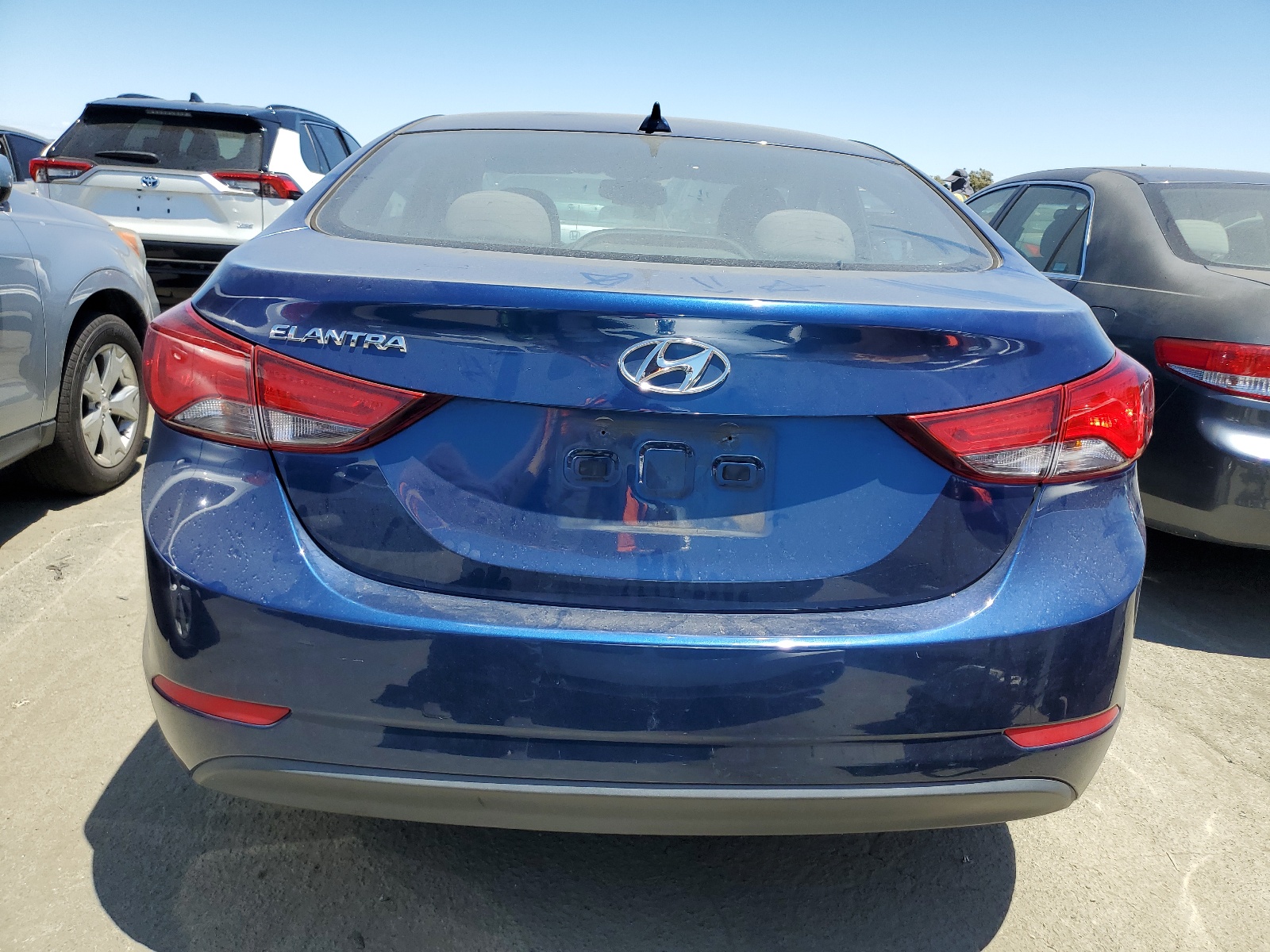 5NPDH4AE9GH763885 2016 Hyundai Elantra Se