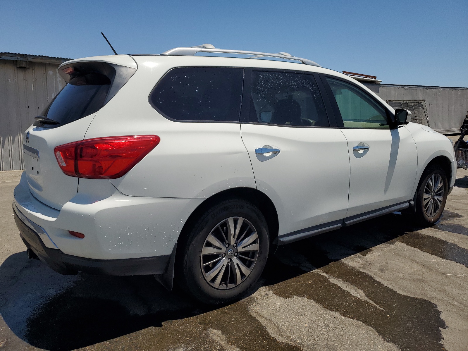 2017 Nissan Pathfinder S vin: 5N1DR2MNXHC626895