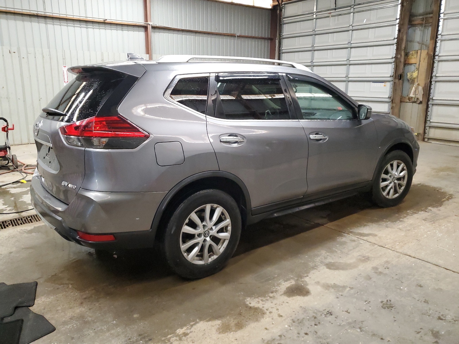 2017 Nissan Rogue S vin: KNMAT2MV3HP577105