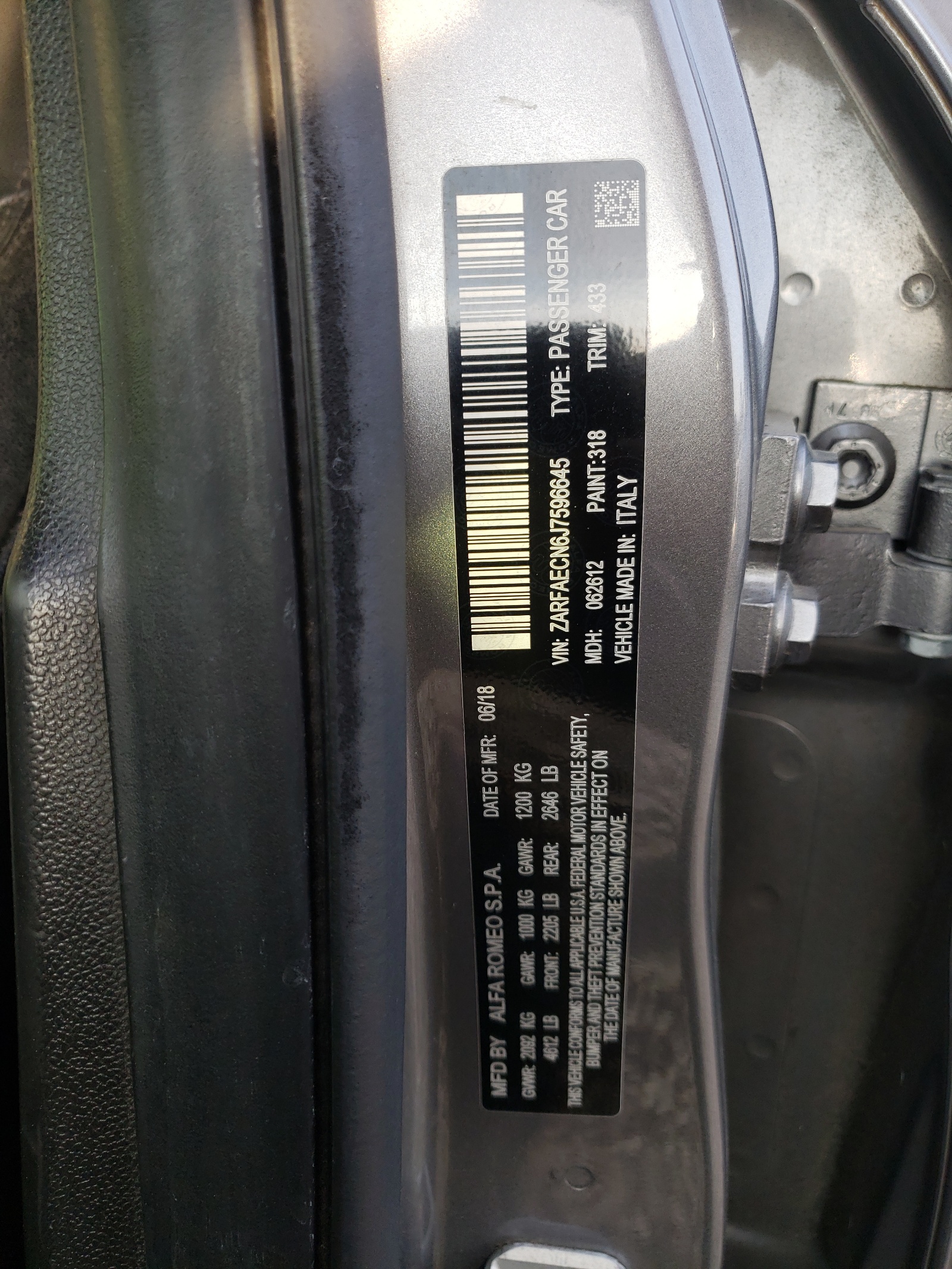 ZARFAECN6J7596645 2018 Alfa Romeo Giulia Ti