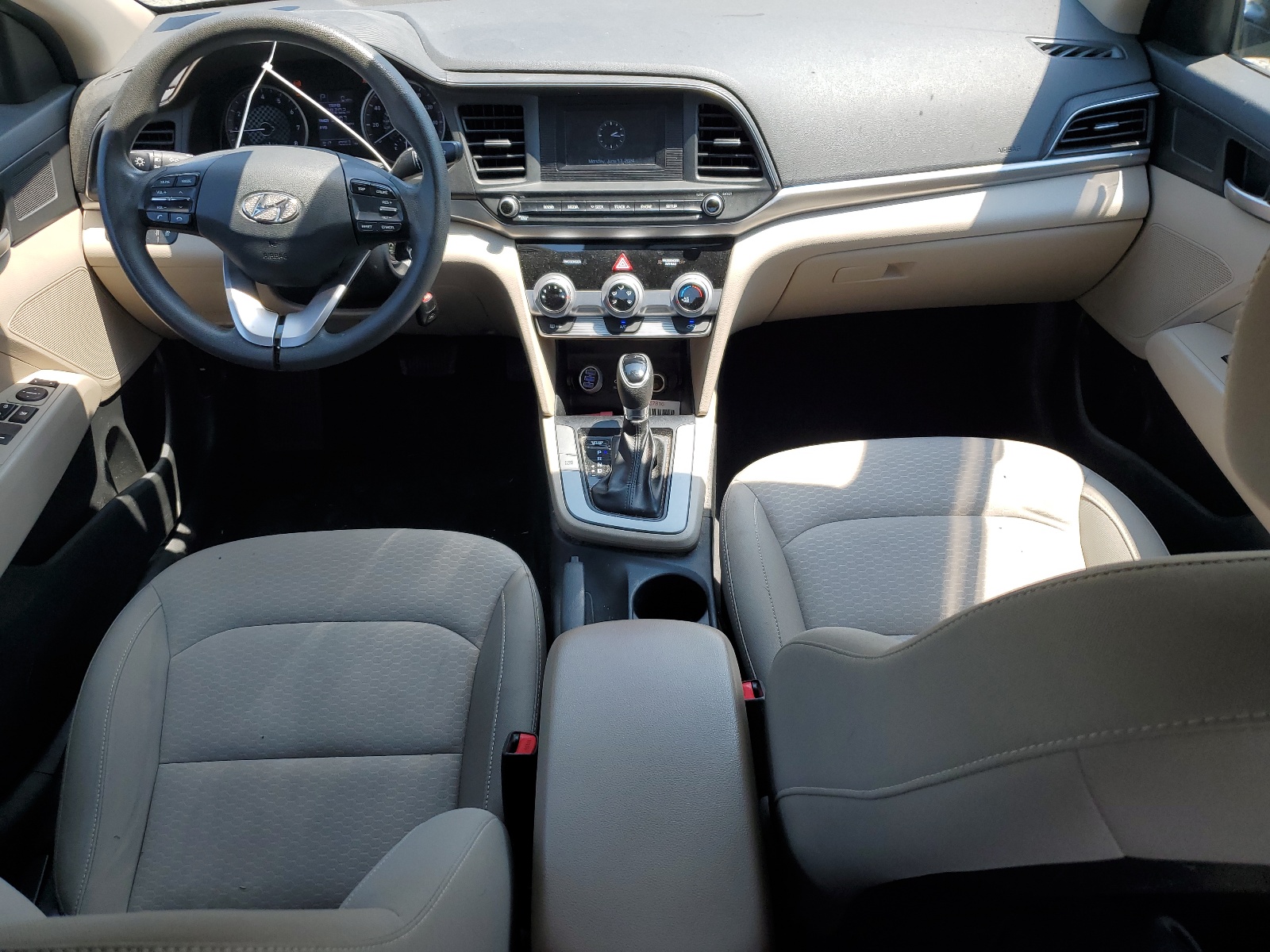 KMHD74LF4KU789359 2019 Hyundai Elantra Se