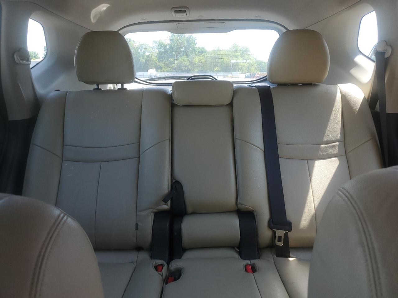 2015 Nissan Rogue S VIN: KNMAT2MV0FP591492 Lot: 60727944