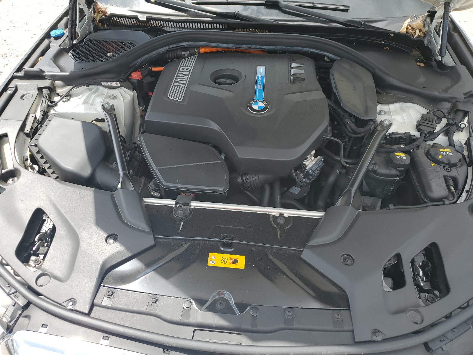 WBAJA9C5XJB033930 2018 BMW 530E