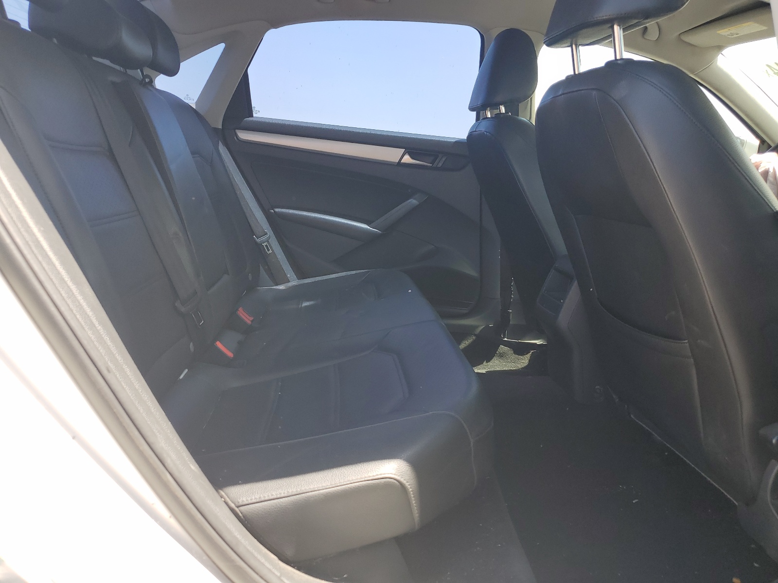 1VWBP7A32CC041655 2012 Volkswagen Passat Se