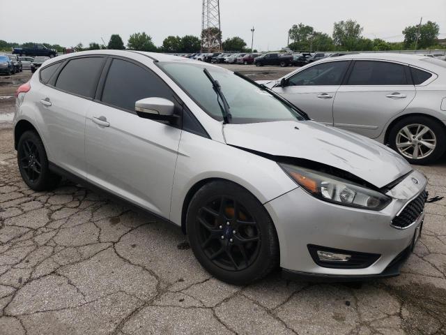 Hatchbacks FORD FOCUS 2016 Silver