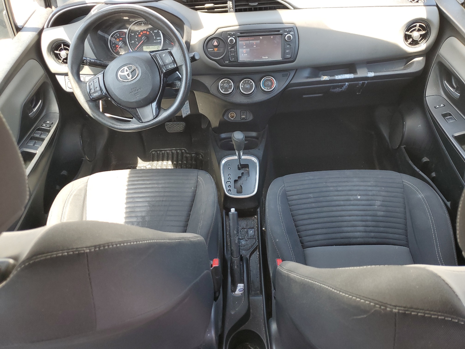 VNKKTUD32JA091903 2018 Toyota Yaris L