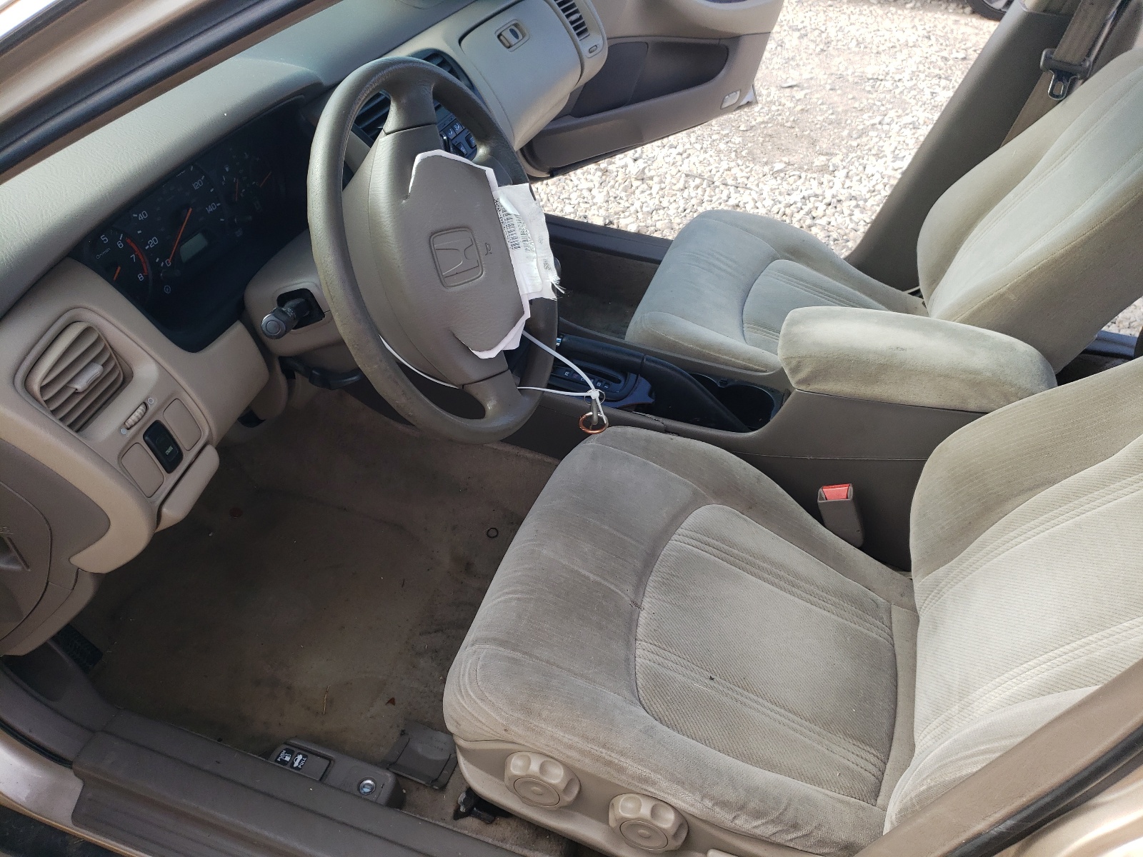 1HGCG5676YA097920 2000 Honda Accord Se