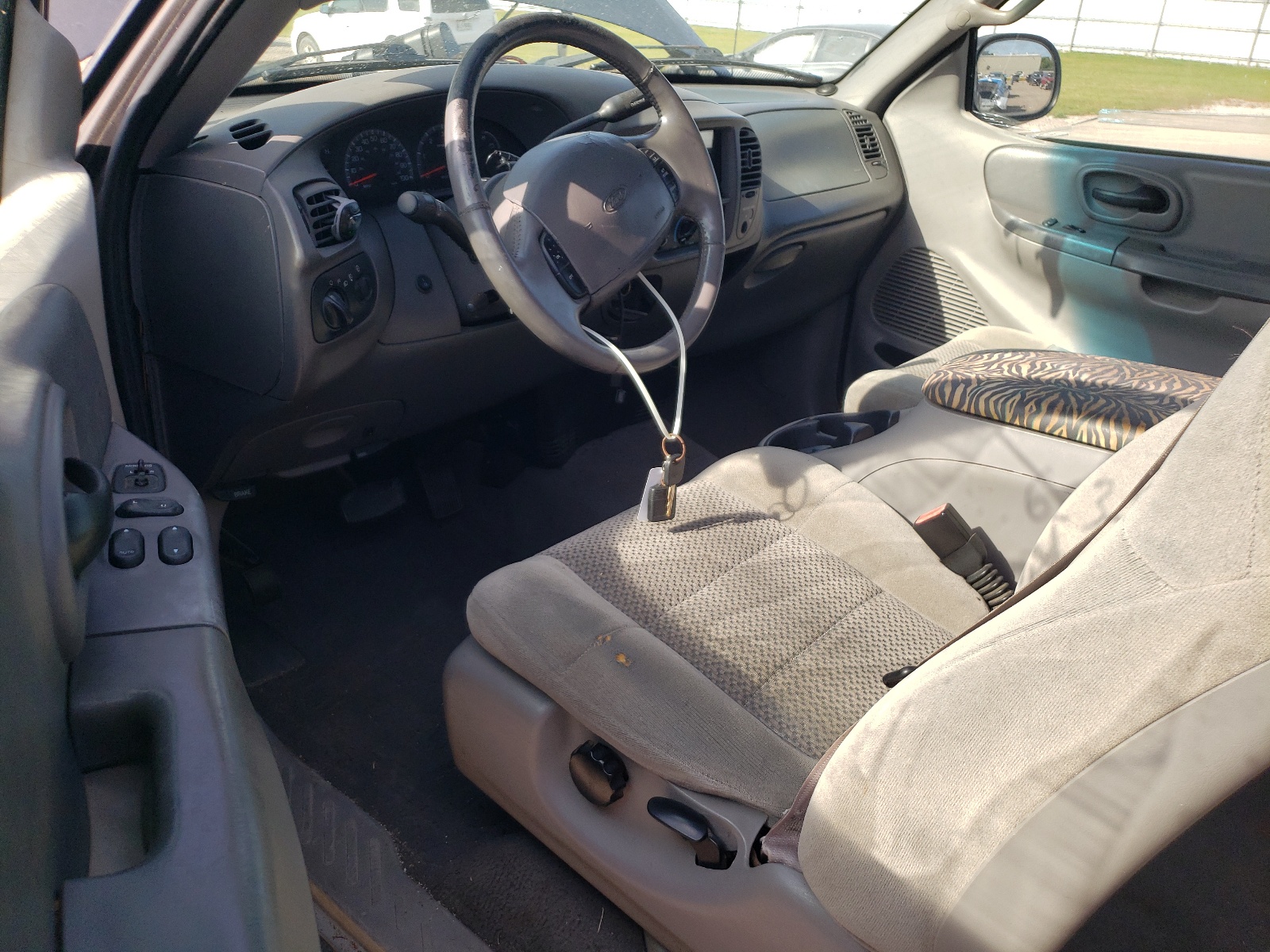 1FTRX08L62KA22769 2002 Ford F150