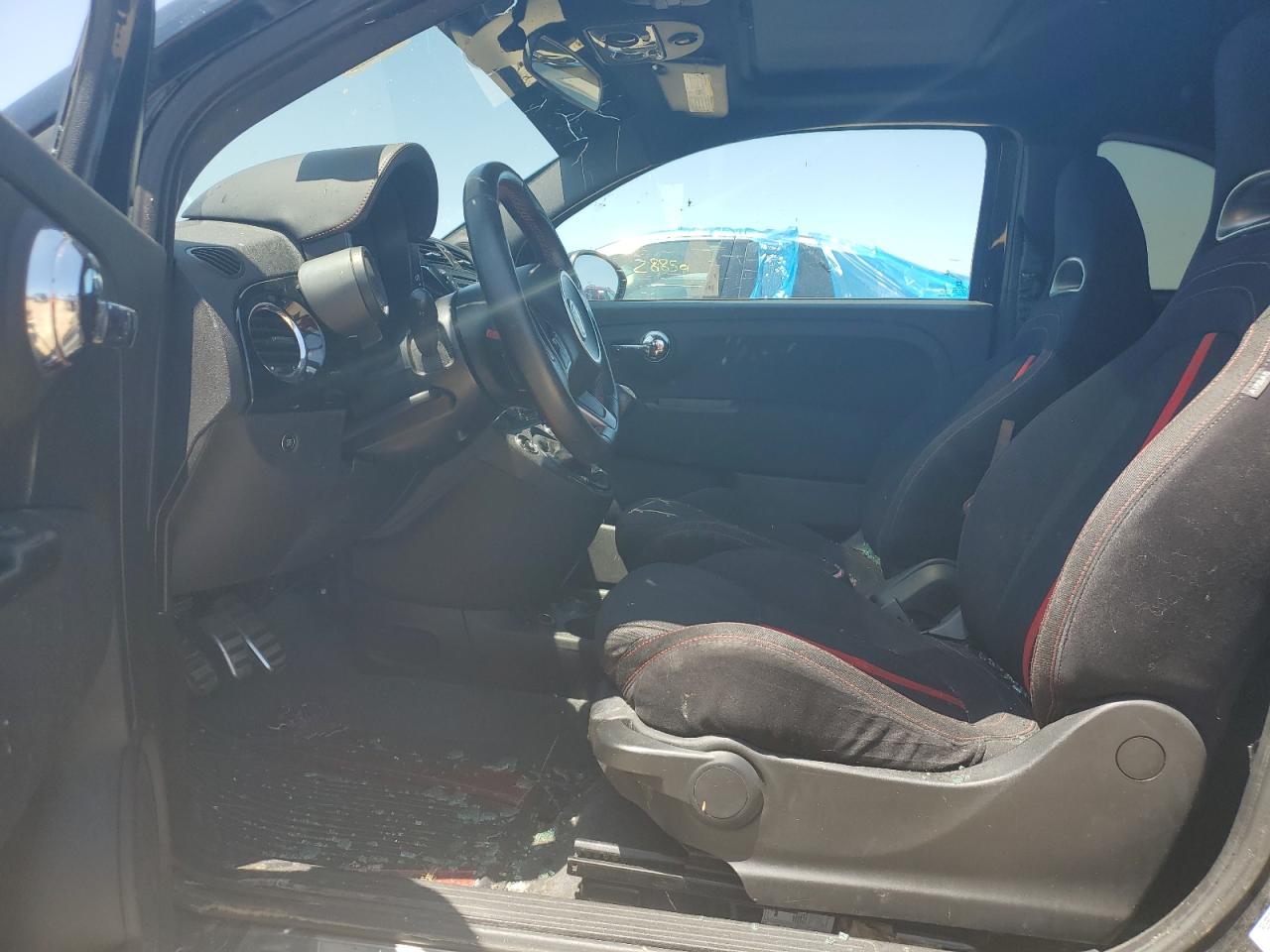 2015 Fiat 500 Abarth VIN: 3C3CFFFH9FT586158 Lot: 57348454