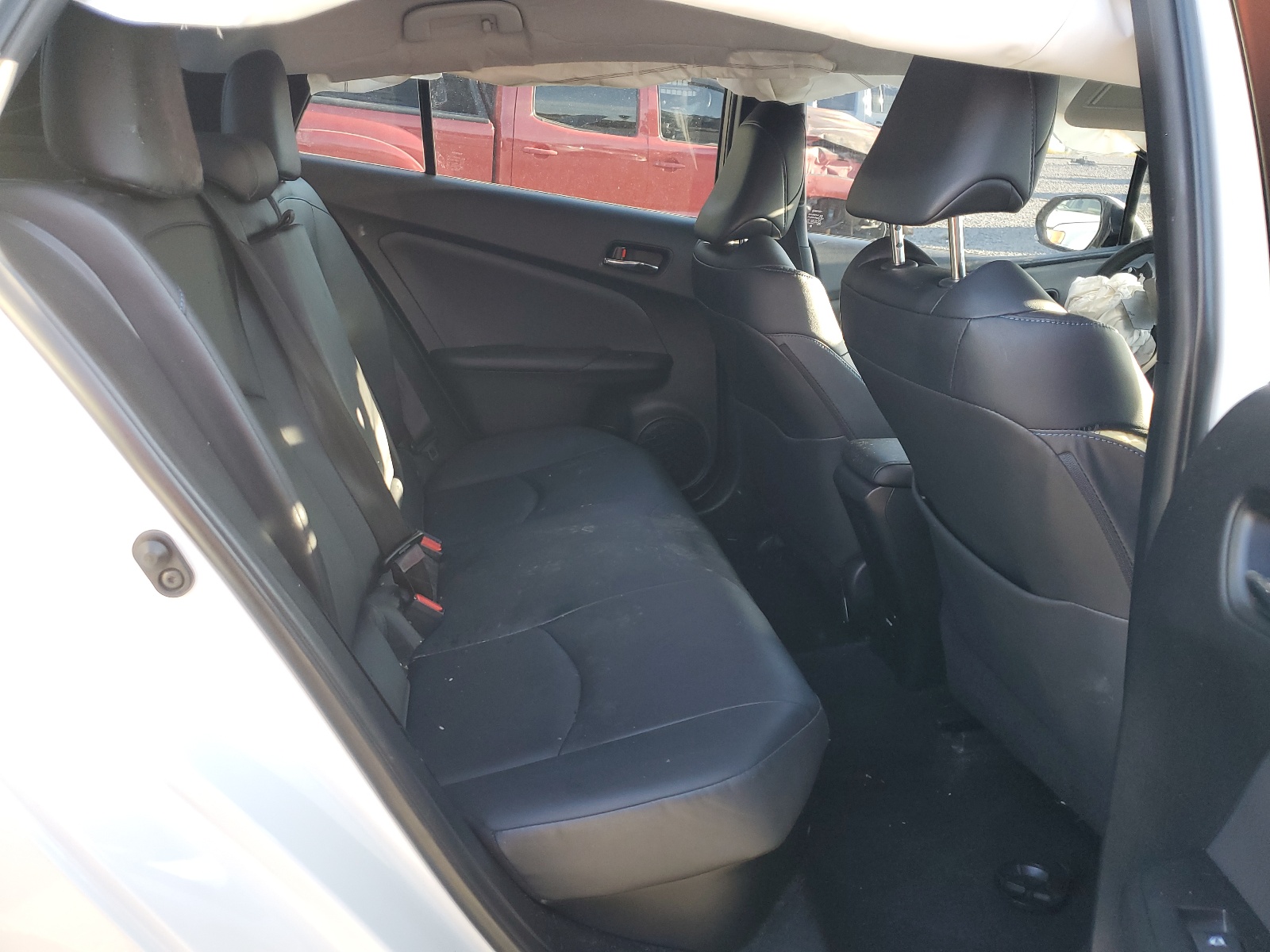 JTDKARFU8H3044908 2017 Toyota Prius